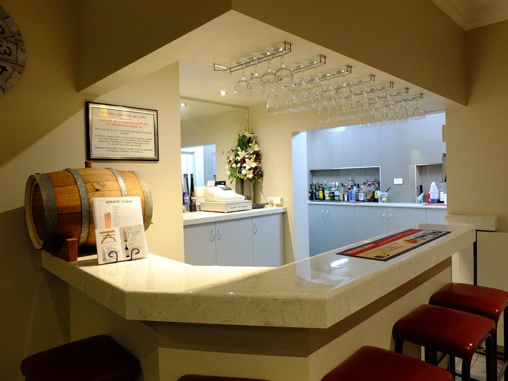 Travelway Motel พอร์ตพีรี ภายนอก รูปภาพ
