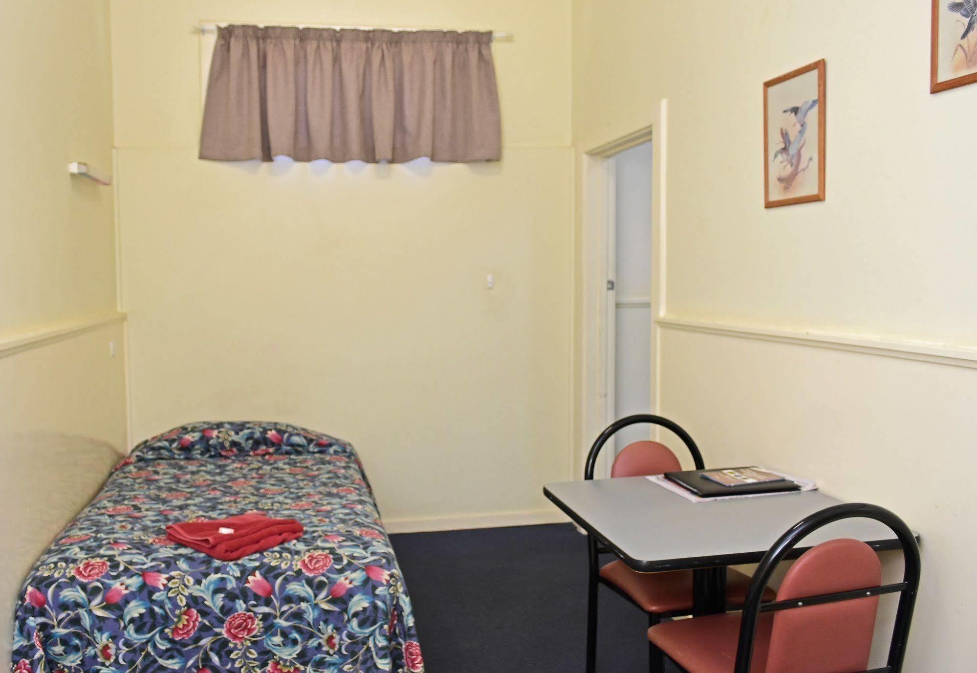 Travelway Motel พอร์ตพีรี ภายนอก รูปภาพ