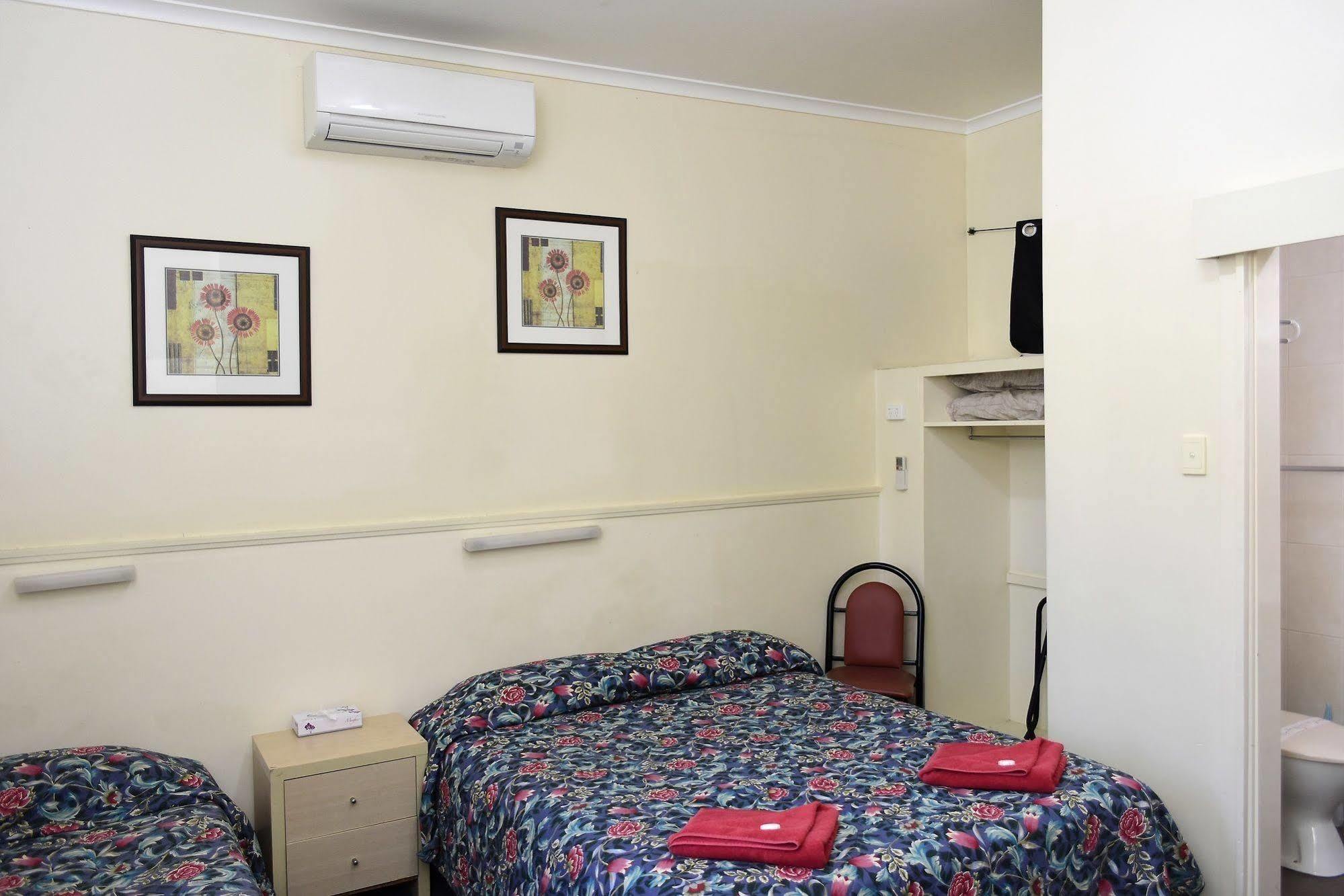 Travelway Motel พอร์ตพีรี ภายนอก รูปภาพ
